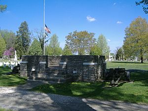 Veteran's Monument in Covington south