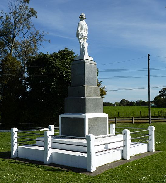 Image World War II Memorial, Bunnythorpe, New Zealand 06