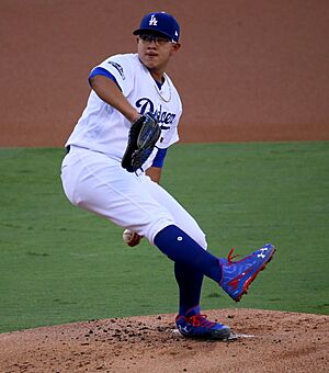 2016-10-19 Julio Urías Game 4 of NLCS 2 (cropped)