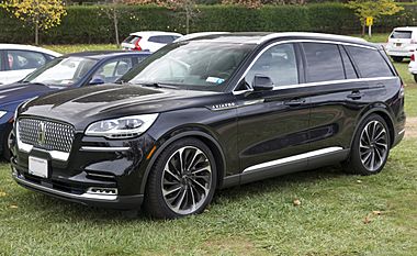 2020 Lincoln Aviator Reserve in Infinite Black, front left.jpg