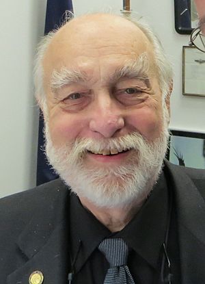 Bob Lynn in 2013 (cropped).jpg