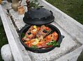 Dutch oven ispod peke 1