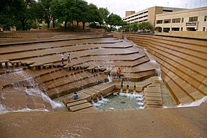 Fort Worth Water Gardens 1 (4689217353)
