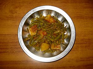 Gawar Phali With Aaloo (Guar Bean With Potatoes)