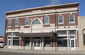 Grand Theatre (Norfolk, Nebraska) from NE 2