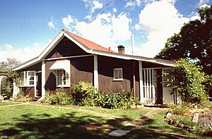 Kenilworth Homestead (1998).jpg