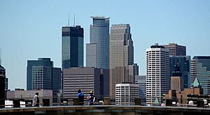 Minneapolis-skyline-2006-07-17