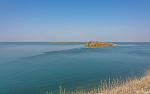 PK Keenjhar Lake near Thatta asv2020-02 img1.jpg