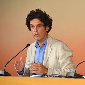 Pedro Zerolo en la rueda de prensa previa al pleno de septiembre de 2013
