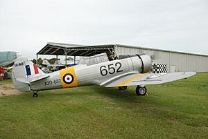 Queensland Air Museum wirraway engine run