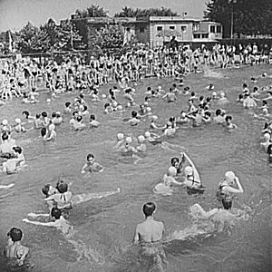 Racially segregated municipal swimming pool - Washington DC - 1942
