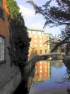 Sleaford Navigation and the Hub - geograph.org.uk - 601972