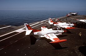 T-2C Buckeyes on USS Lexington (AVT-16) in 1989