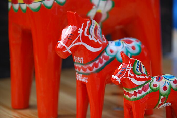 Three dalecarlian horses