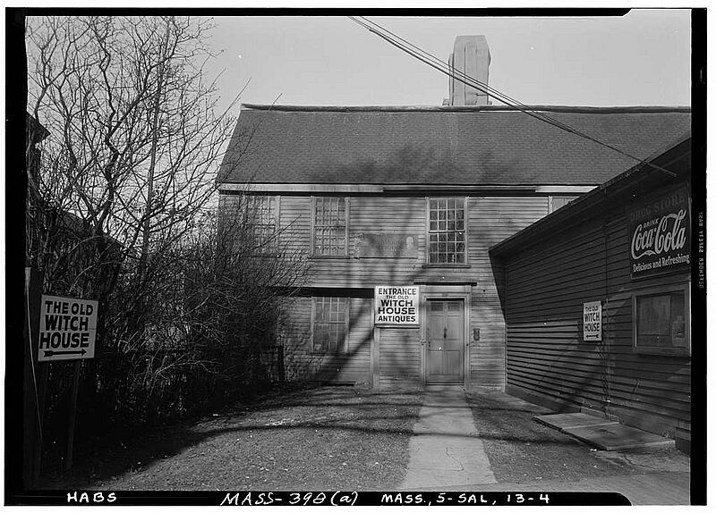 Witch House 1944