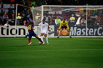 021 men at work UEFA 2009, Rome