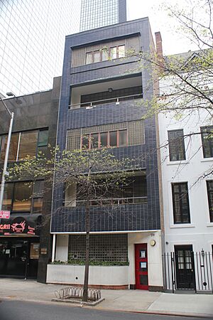 219 East 49th Street Apr 2021 05