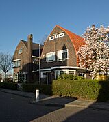 517271 Vrijstaande villa