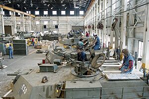 Anniston Army Depot workers perform reset work on the turret of the M1 Abrams tank in 1989