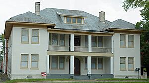 Hozendorf Apartments, Fitzgerald, GA, US