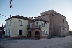 Town Hall and Saint Thomas church.