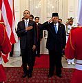 Obama and Susilo Bambang Yudhoyono in arrival ceremony cropped