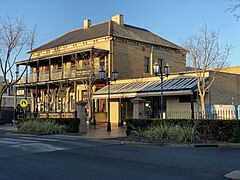 Old Bank building on Macquarie St (1)