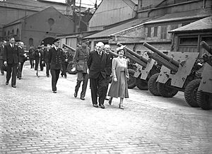 Royal Visit to Elswick Works, 1941 (19292481176).jpg