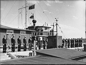 SLNSW 21149 Navy League sea cadets at Schnapper Island taken for Mr Len Forsythe