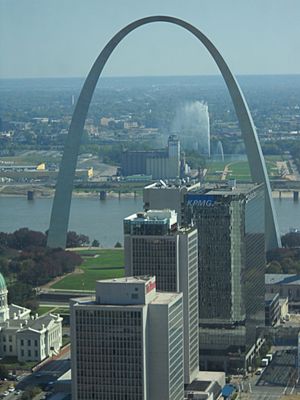 Saint Louis MO The Gateway Arch (2)