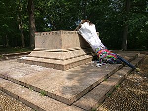 Stonewall Jackson and Robert E. Lee Monument, Baltimore Aug 2017 - 3