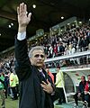 Vahid Halilhodžić saluant les supporters lillois