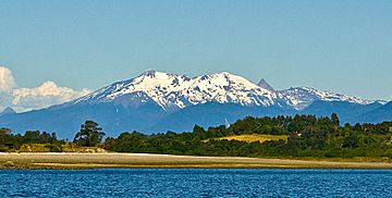 Yate volcano seen from huar island chile x region.jpg