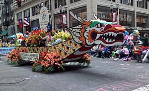 Grand Floral Parade 2008 - Dragon boat float