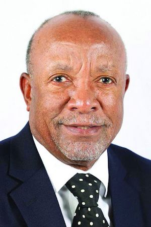 Heinrich Nangolo Klein Mbumba.jpg