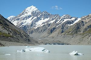 Icebergs in Hooker Glacier Lake in front of Aoraki Mount Cook
