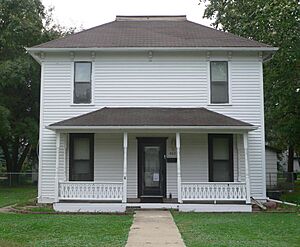 J. A. Larson house (Beresford SD) from N 1