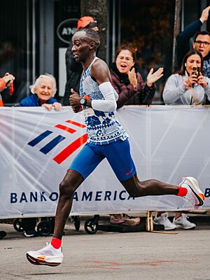 Kelvin Kiptum 2023 Chicago Marathon (cropped)