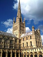 Norwich Cathedral, spire and south transept.jpg
