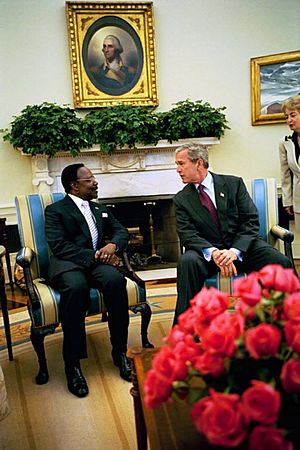 Omar Bongo with George Bush May 26 2004-02