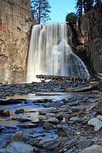 Rainbow Falls Devils Postpile.jpg