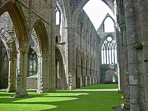 Tintern Abbey-inside-2004