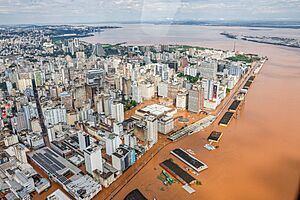 05.05.2024 - Sobrevoo das áreas afetadas pelas chuvas em Canoas - 53700500641
