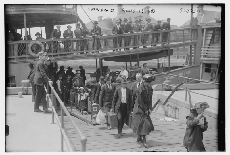 Arriving at Ellis Island LCCN2014710703