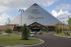 Bass Pro Shop, Memphis, TN (33126417384).jpg