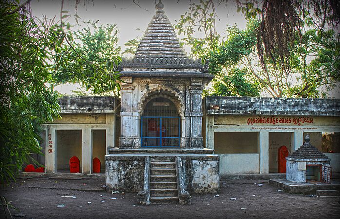 Bhuchar mori stone memorial 04