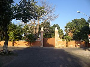 Entrance Hacienda Chichí Suárez, Yucatán.