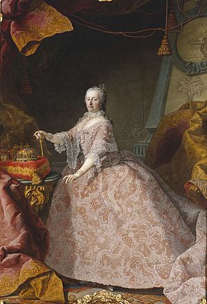 Maria Theresia im Spitzenbesetzten Kleid