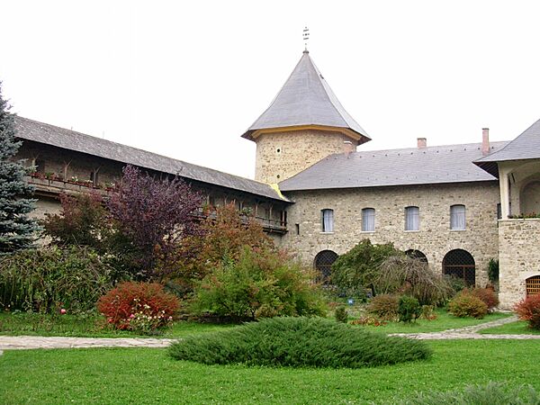 Moldovita Monastery - panoramio - Raki Man