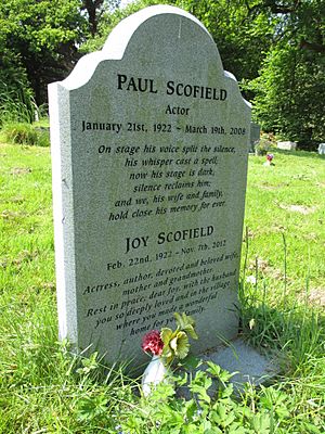 Paul Scofield's gravestone